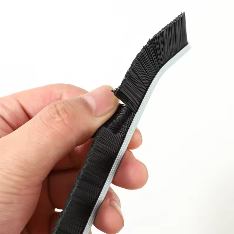 Gap Cleaning Brush